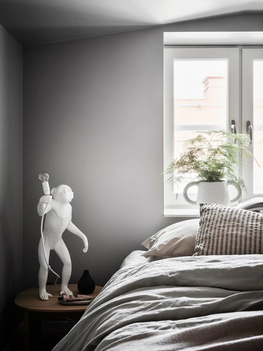 Pequeña suite de ático con tonos grises elegantes (35 m²) - Gallery image 21