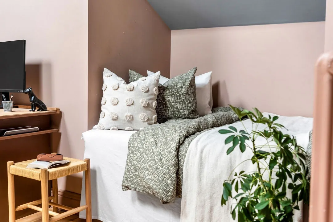 स्वीडन में स्थित एक असामान्य अपार्टमेंट के डिज़ाइन में दिलचस्प पेस्टल शेड
(“Interesting Pastel Tones in the Design of an Unusual Apartment in Sweden”) - Gallery image 13