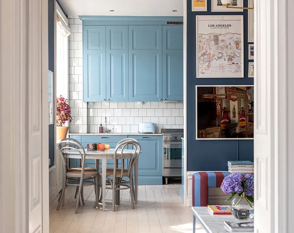 Blau- und hellgrüne Akzente: Fröhliche Wohnung in Stockholm (54 qm) - Gallery image 11