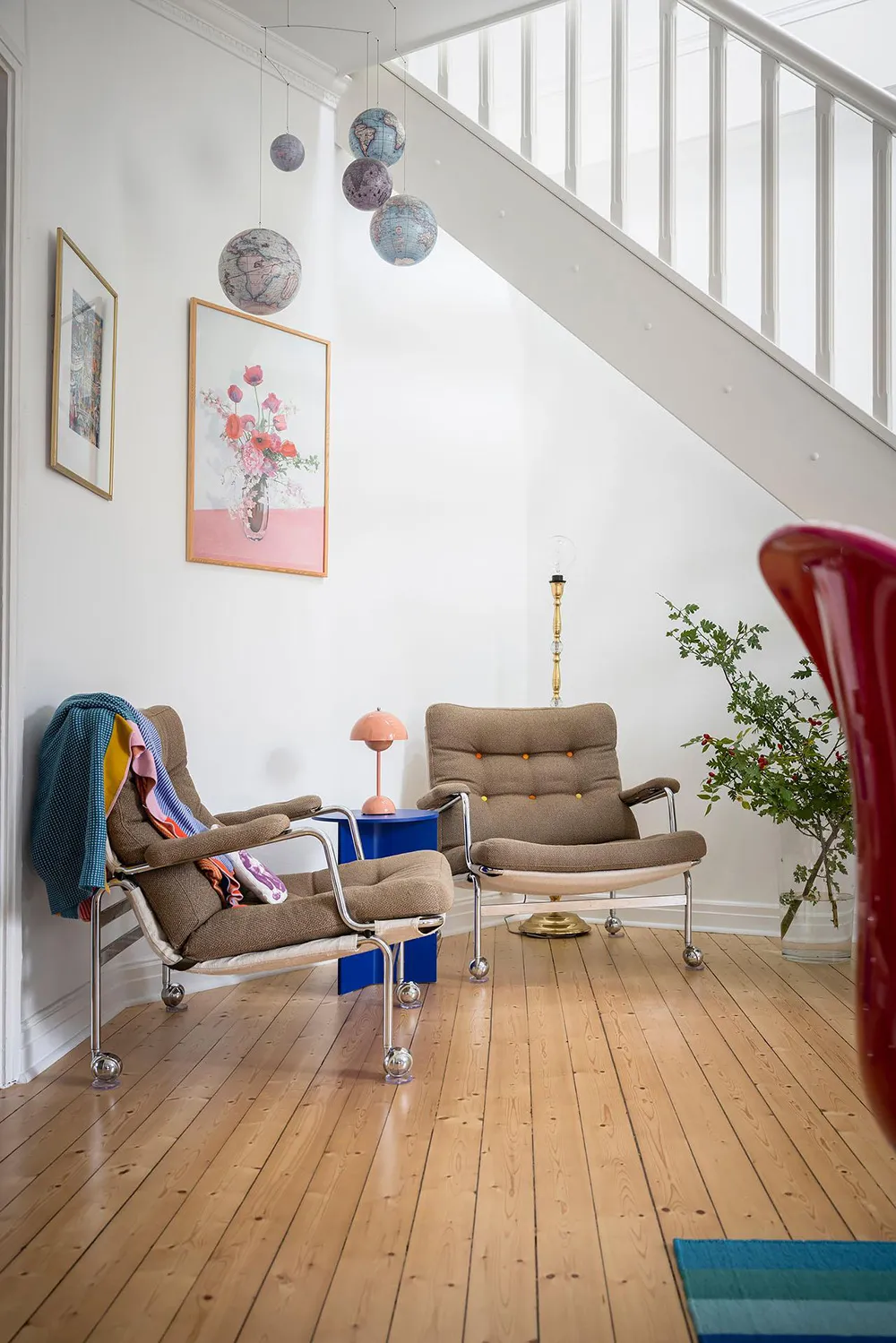 Bright two-story apartment with poster gallery in Gothenburg (83 m²) - Gallery image 7