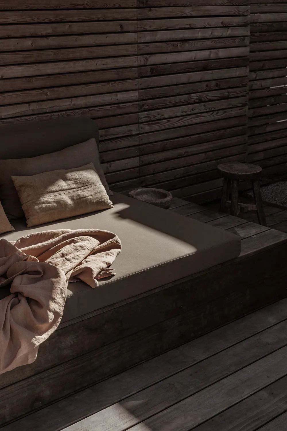 बर्लिन में अपार्टमेंट डिज़ाइन में प्राकृतिक एवं न्यूनतमवादी शैली  
(Natural and minimalistic design in apartment buildings in Berlin) - 26