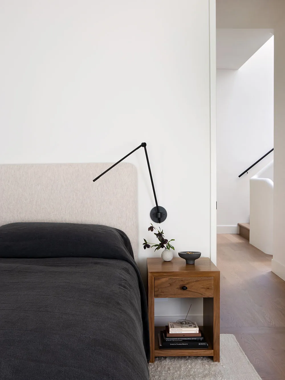 Peaceful and elegant modern interior of a townhouse in Brooklyn - Gallery image 9