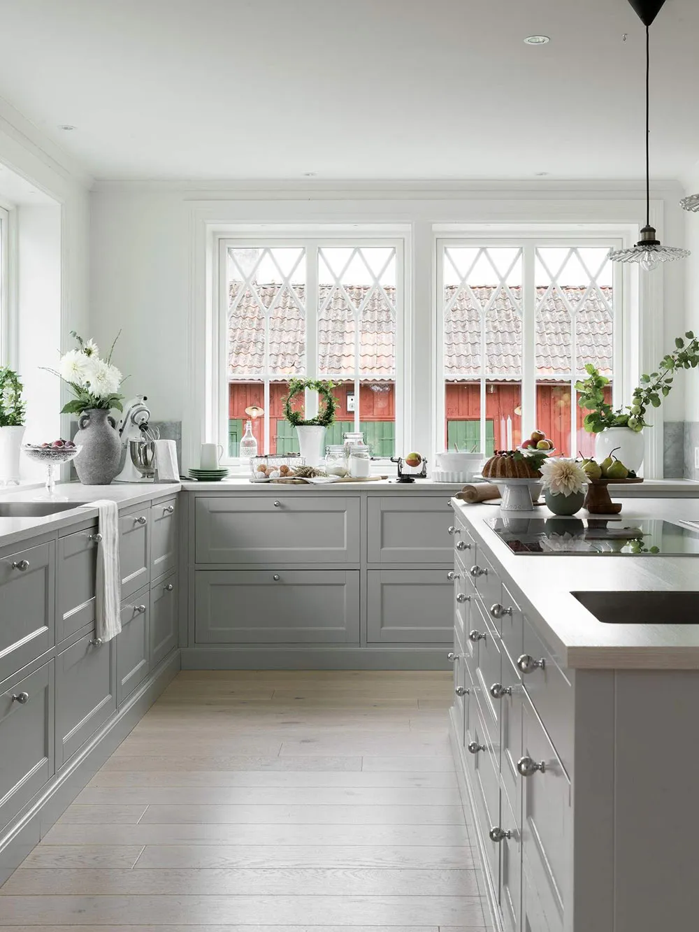 Amazing white cottage in Sweden where people live all year round - Gallery image 5