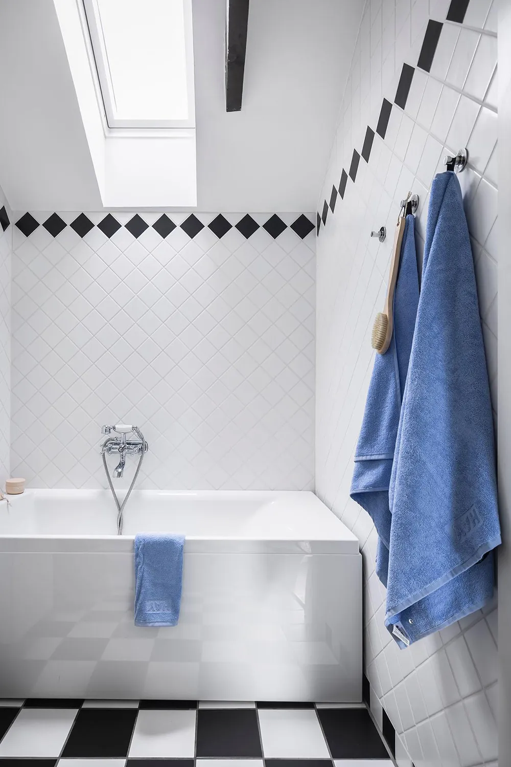 Bright two-story apartment with poster gallery in Gothenburg (83 m²) - Gallery image 38