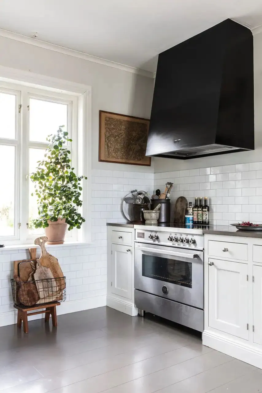 Анна с мужем построили коттедж в Швеции, который похож на 100-летний - Gallery image 8