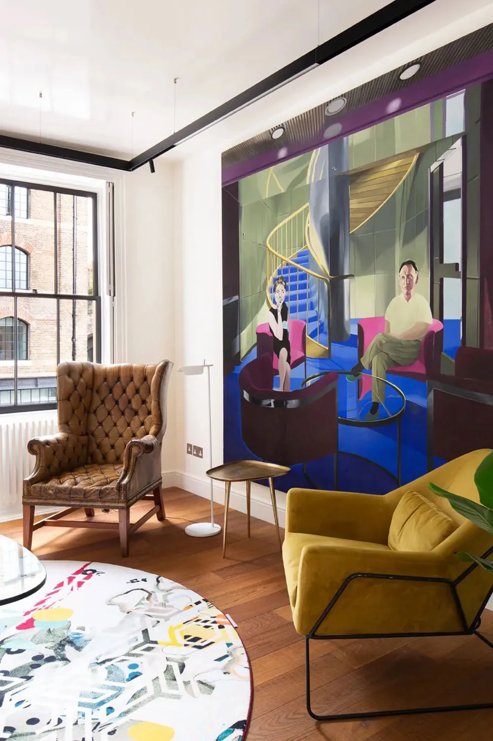 Art contemporain audacieux dans les intérieurs d'un taunhouse historique à Londres - Gallery image 13