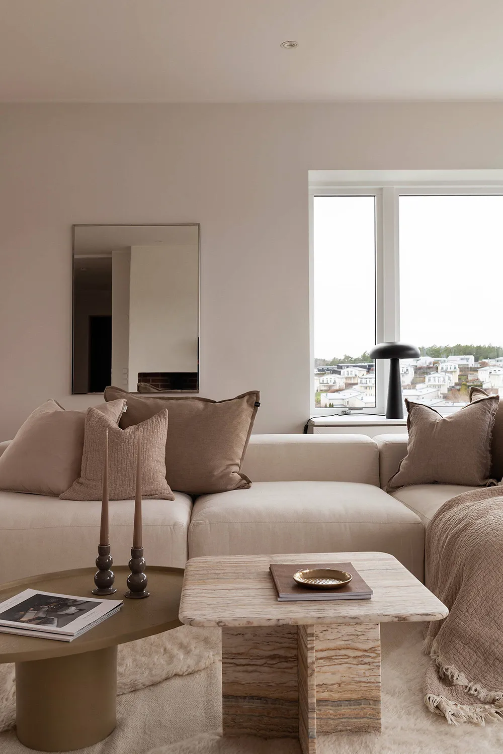 Spoglądając na morze z wysoka: penthouse na archipelagu w Stokholmie - Gallery image 1