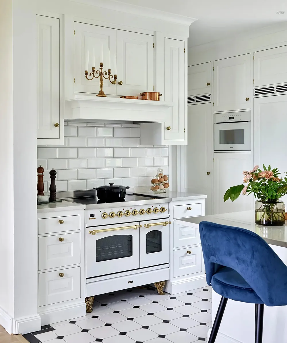 Designs d'intérieur élégants dans une ferme suédoise ancienne - Gallery image 7