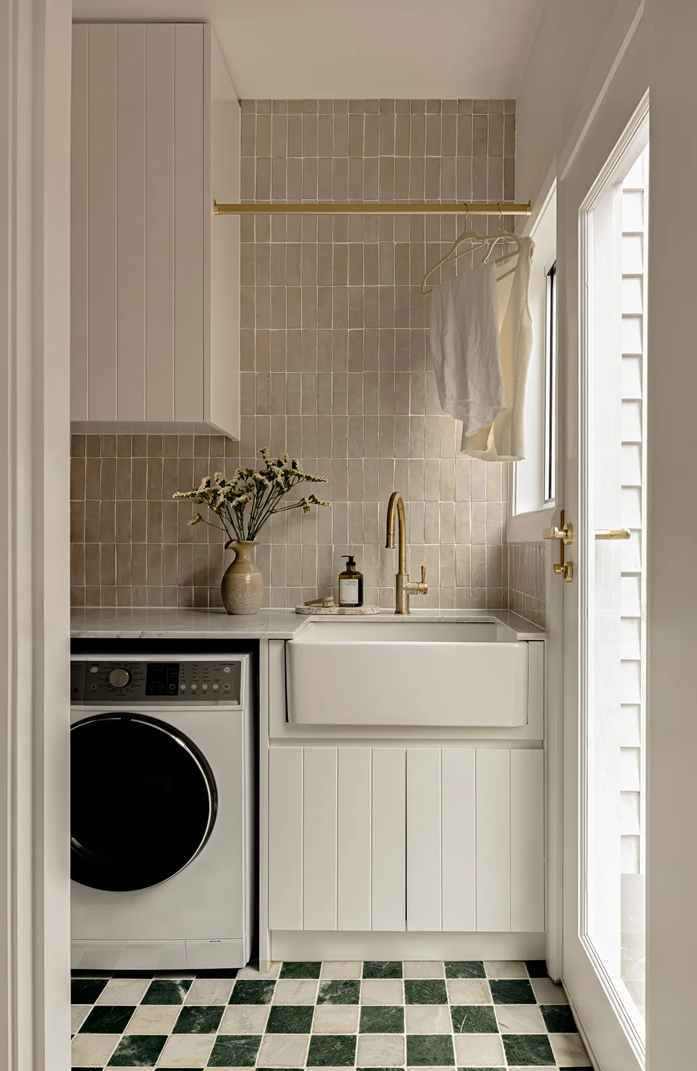 Interior that warms and relaxes: house in Sydney - Gallery image 20