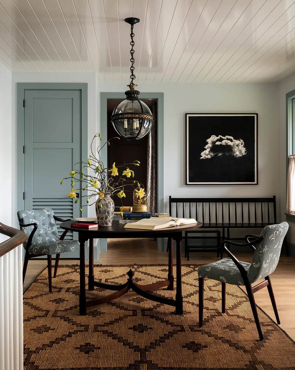 Motifs floraux dans chaque pièce : cottage confortable sur Long Island - Gallery image 12