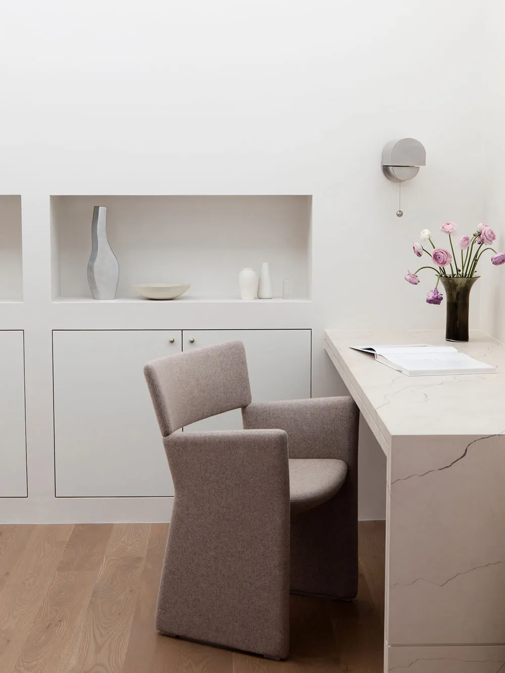 Peaceful and elegant modern interior of a townhouse in Brooklyn - Gallery image 15