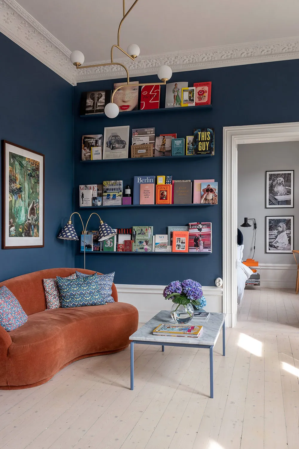 Blau- und hellgrüne Akzente: Fröhliche Wohnung in Stockholm (54 qm) - Gallery image 1