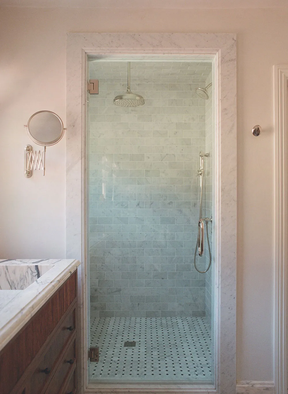 Aires acogedores y suaves en estilo Tudor - Gallery image 16