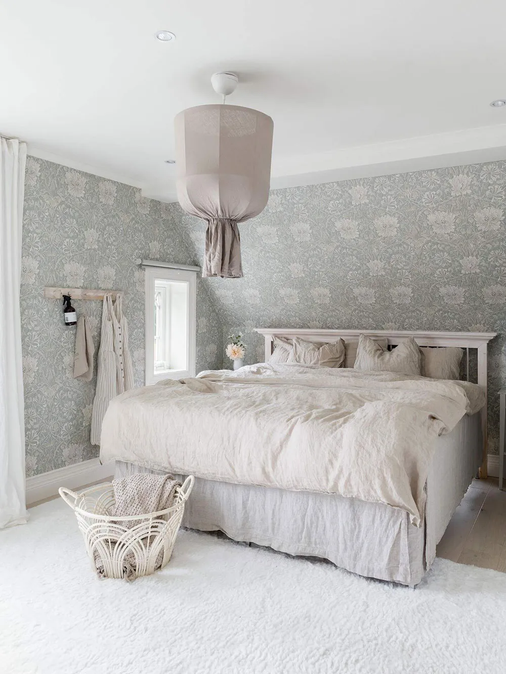 Amazing white cottage in Sweden where people live all year round - Gallery image 10