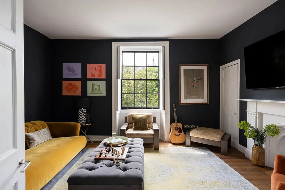 Art contemporain audacieux dans les intérieurs d'un taunhouse historique à Londres - Gallery image 3