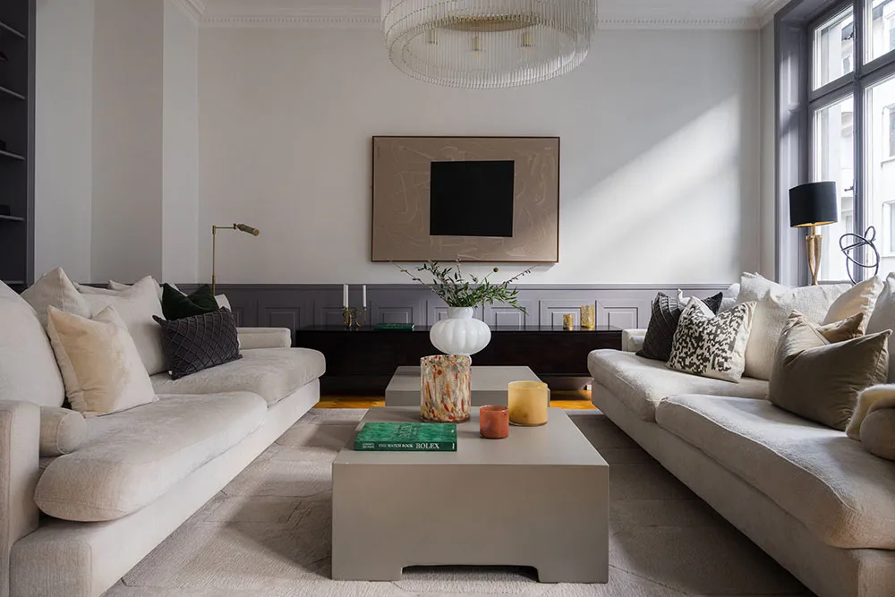 Planification ouverte et accents de couleur élégants : appartements à Stockholm - Gallery image 11