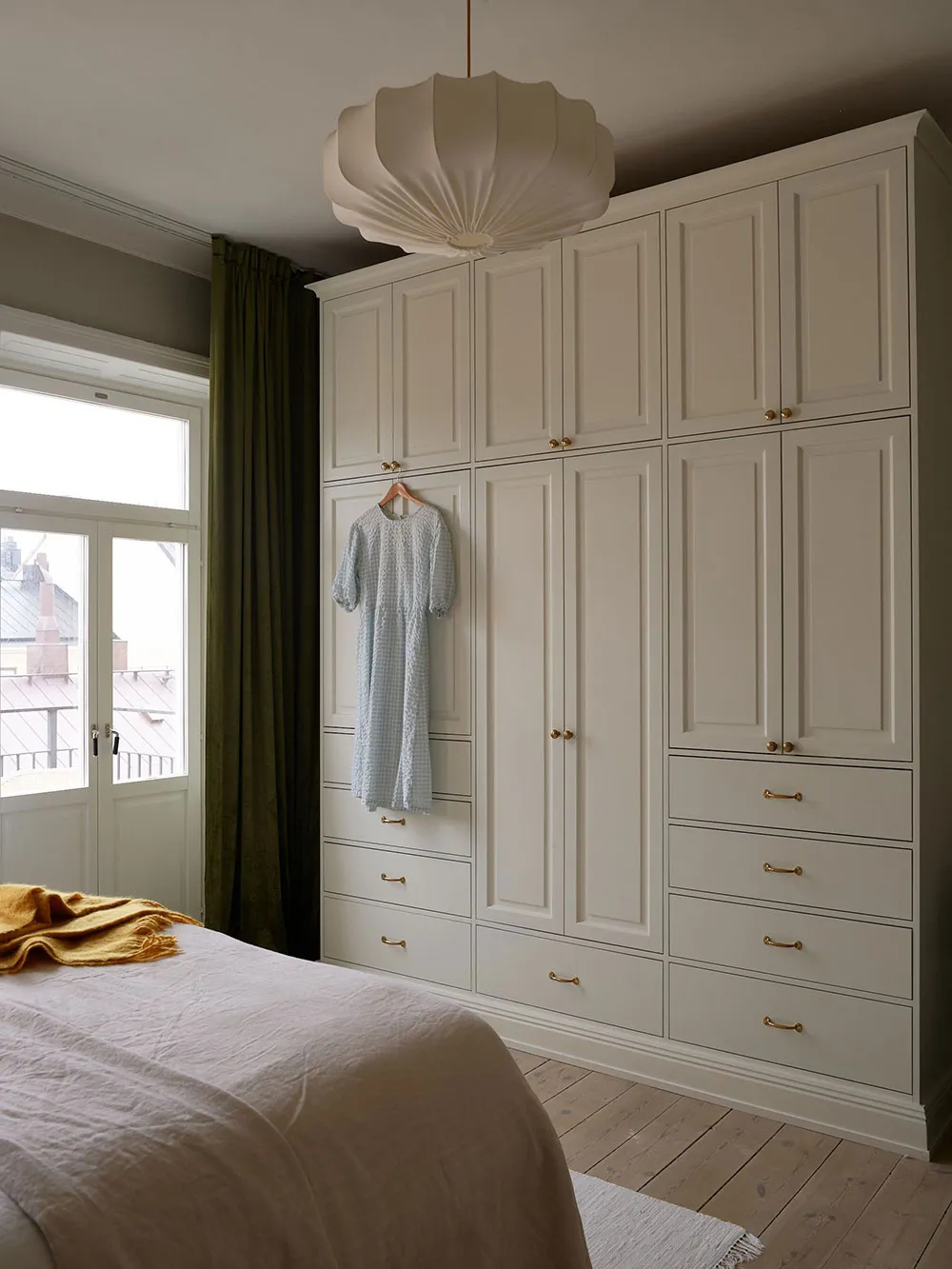 Красиві відтінки зеленого в дизайні затишної скандинавської квартири - Gallery image 20