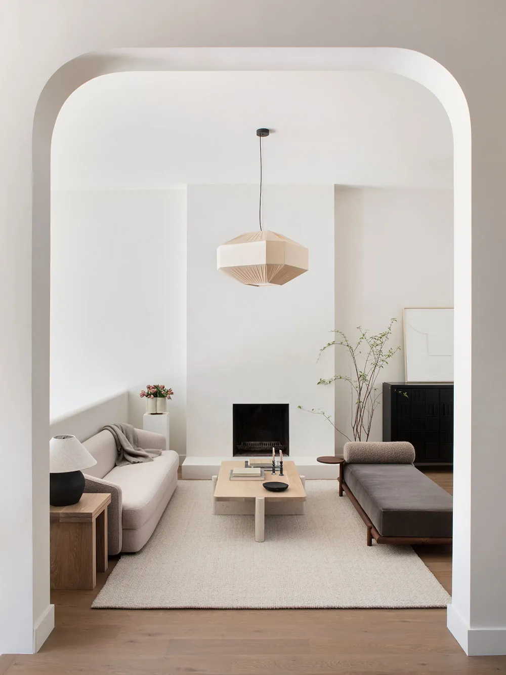 Peaceful and elegant modern interior of a townhouse in Brooklyn - Gallery image 1