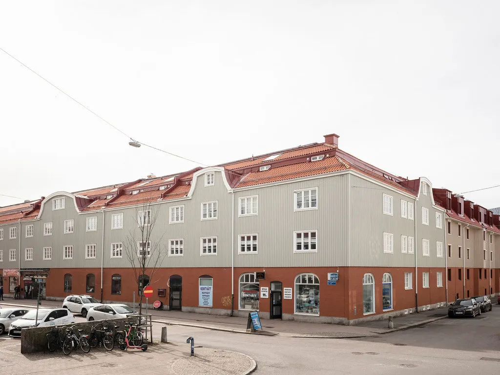 Pequeña suite de ático con tonos grises elegantes (35 m²) - Gallery image 26