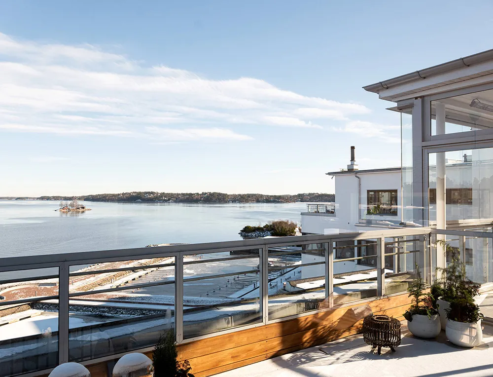 Spoglądając na morze z wysoka: penthouse na archipelagu w Stokholmie - Gallery image 4