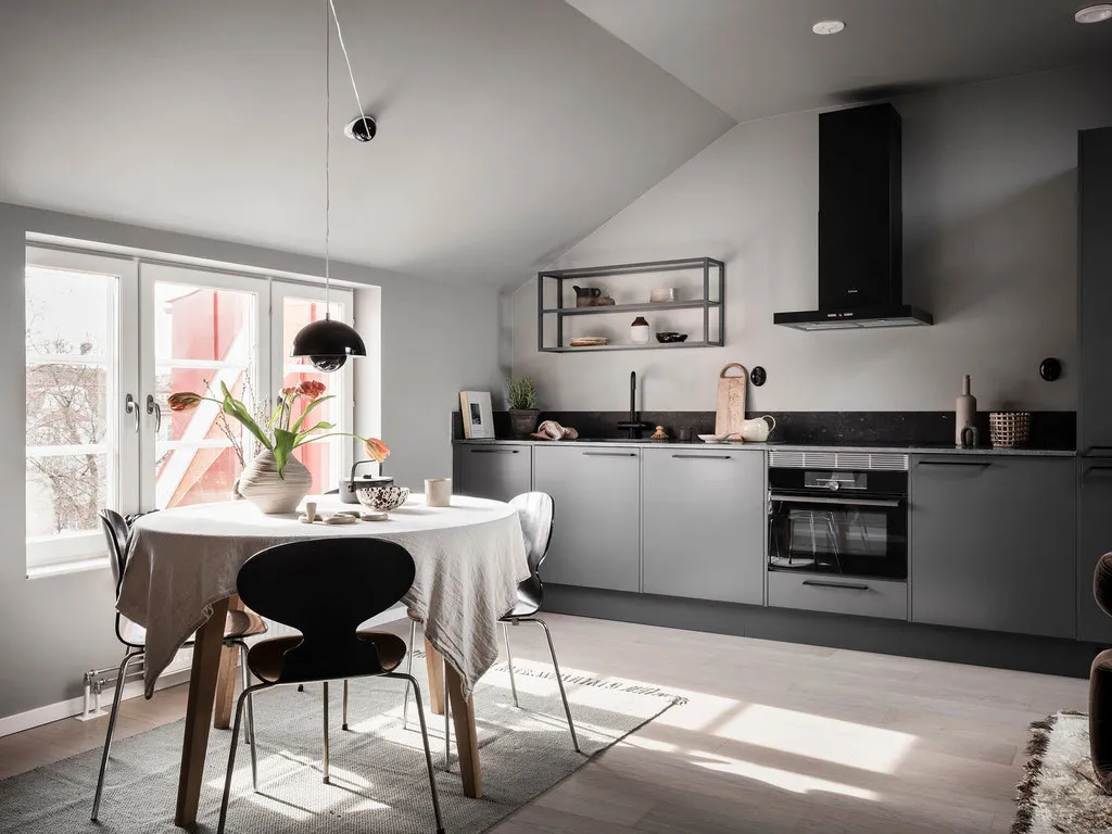 Pequeña suite de ático con tonos grises elegantes (35 m²) - Gallery image 3