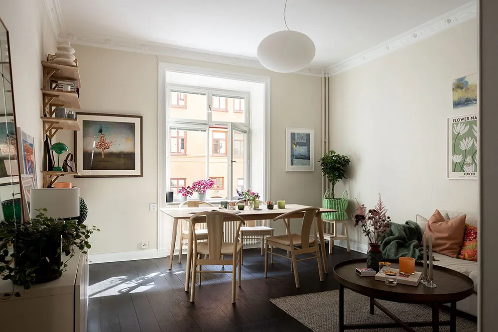 Schöne kleine Wohnung mit dunklem Boden in Stockholm (54 qm) - Gallery image 1