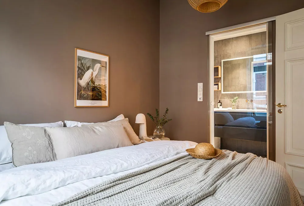 Warmere Töne und stylischer roter Sofa: Angenehme Wohnung in Oslo - Gallery image 16