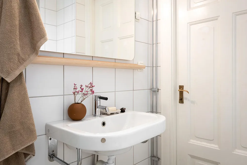 Tonos verdes y acentos cálidos: apartamento en Suecia (87 m²) - Gallery image 30