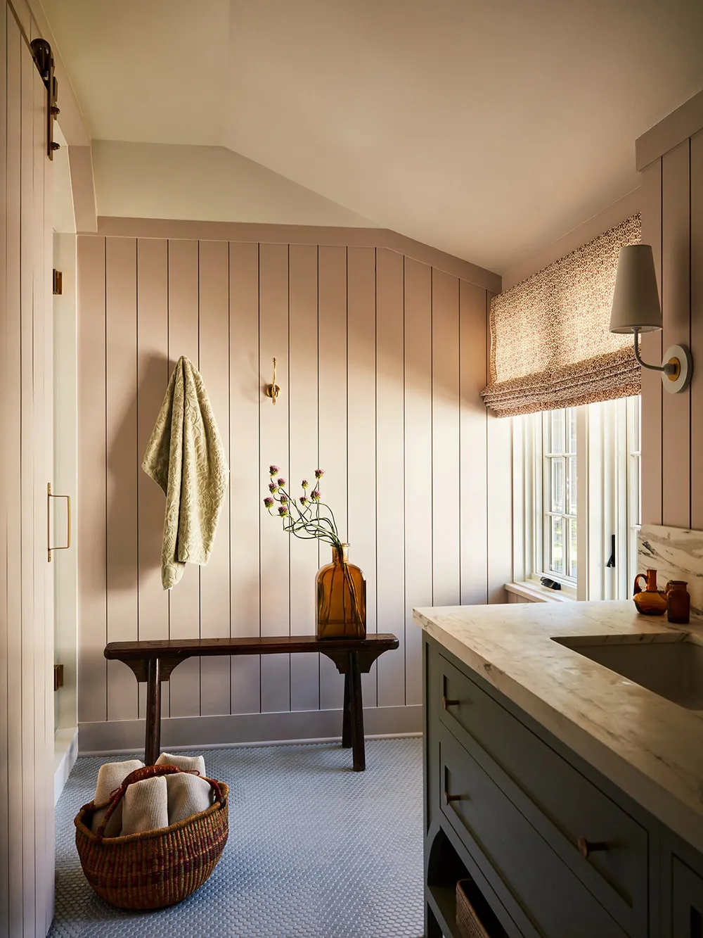 Design élégant et relaxant d'une maison en style Tudor - Gallery image 16