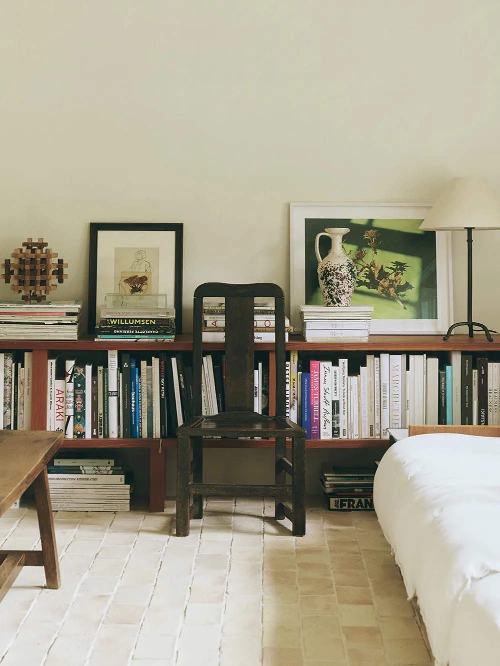 Estetyczne wnętrza tradycyjnego domu z sierpianą dachem w Danii - Gallery image 4