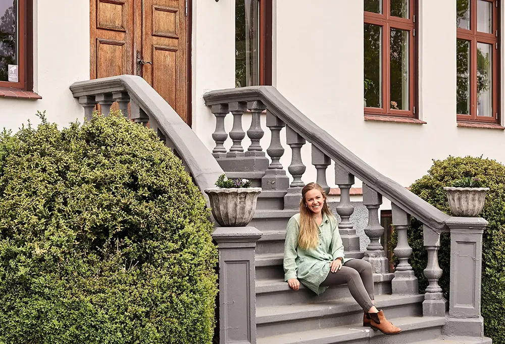 Designs d'intérieur élégants dans une ferme suédoise ancienne - Gallery image 2