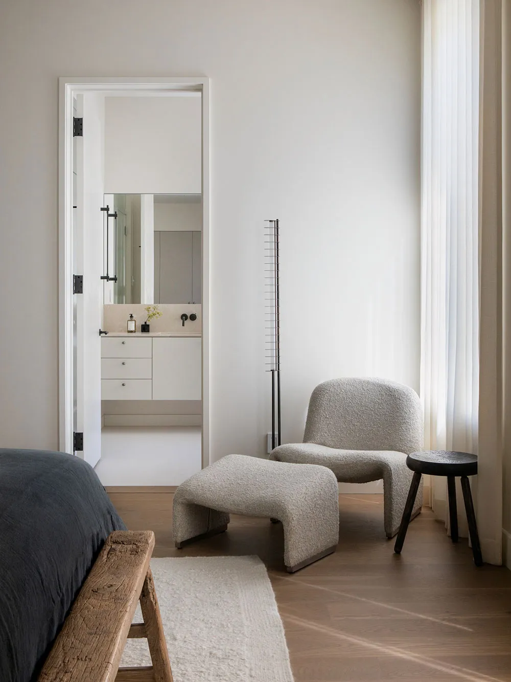 Peaceful and elegant modern interior of a townhouse in Brooklyn - Gallery image 10