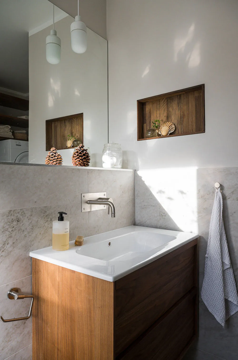 Просторные комнаты и спокойный элегантный дизайн: квартира в центре Стокгольма (108 кв. м) - Gallery image 16