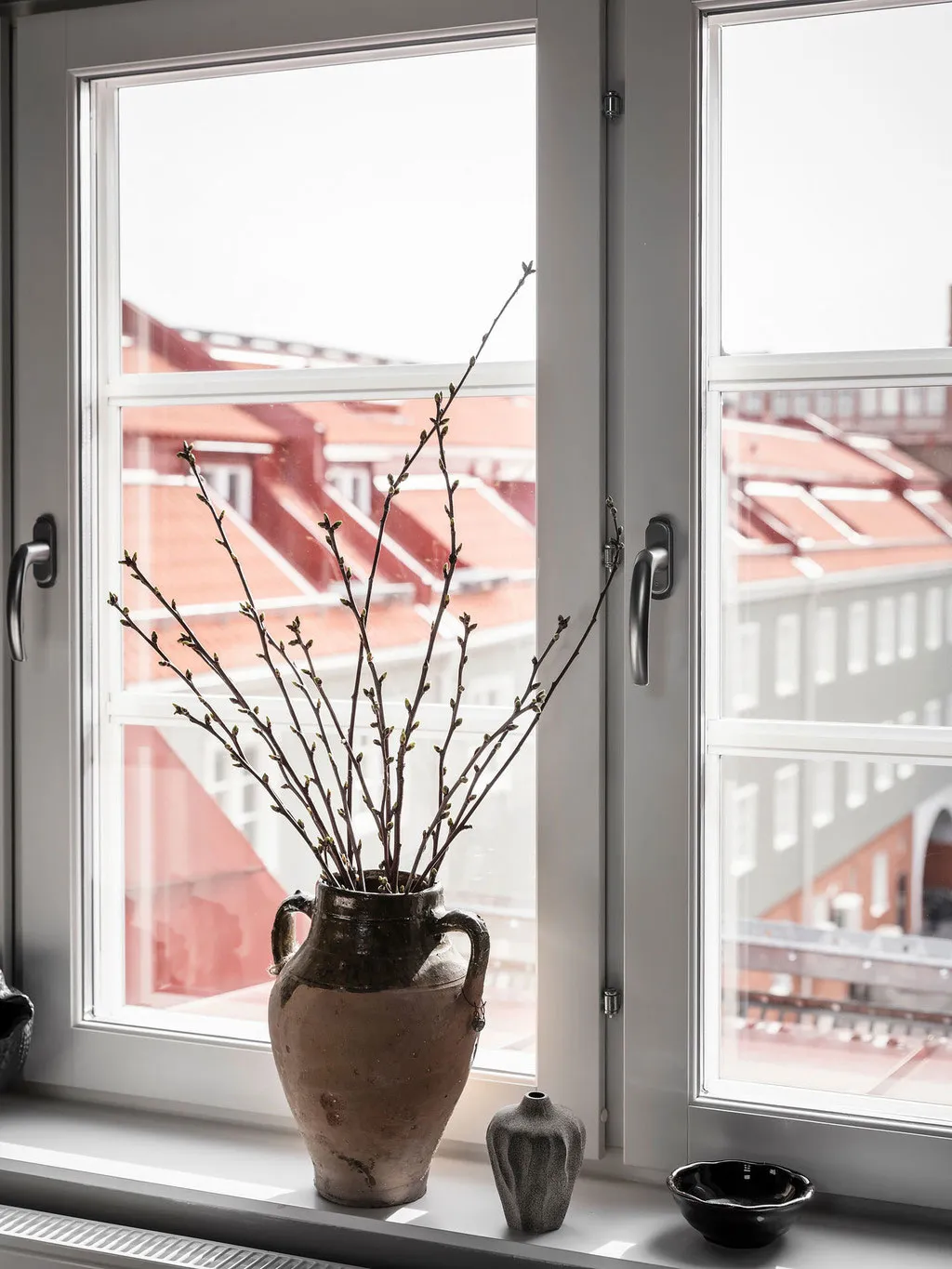 Pequeña suite de ático con tonos grises elegantes (35 m²) - Gallery image 4