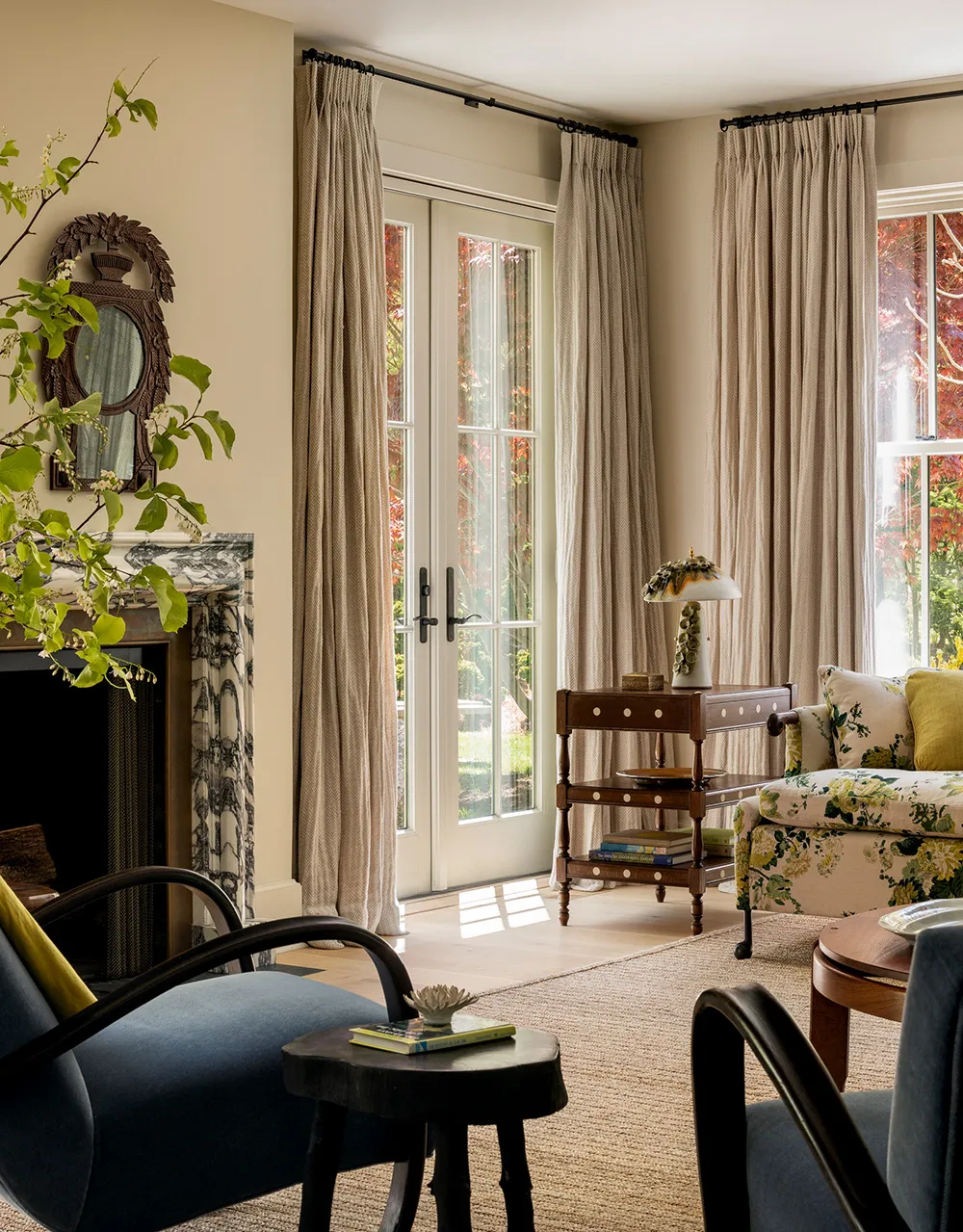 Motifs floraux dans chaque pièce : cottage confortable sur Long Island - Gallery image 3