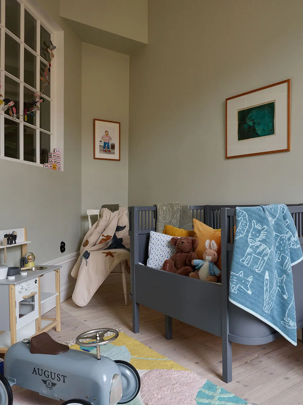 Красиві відтінки зеленого в дизайні затишної скандинавської квартири - Gallery image 32