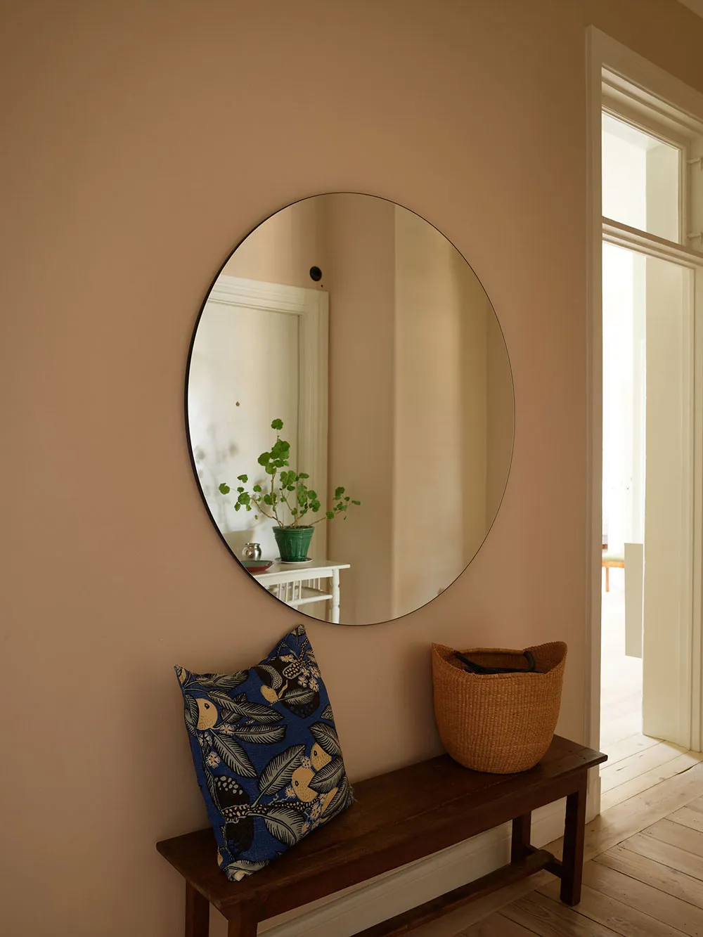 Красиві відтінки зеленого в дизайні затишної скандинавської квартири - Gallery image 23