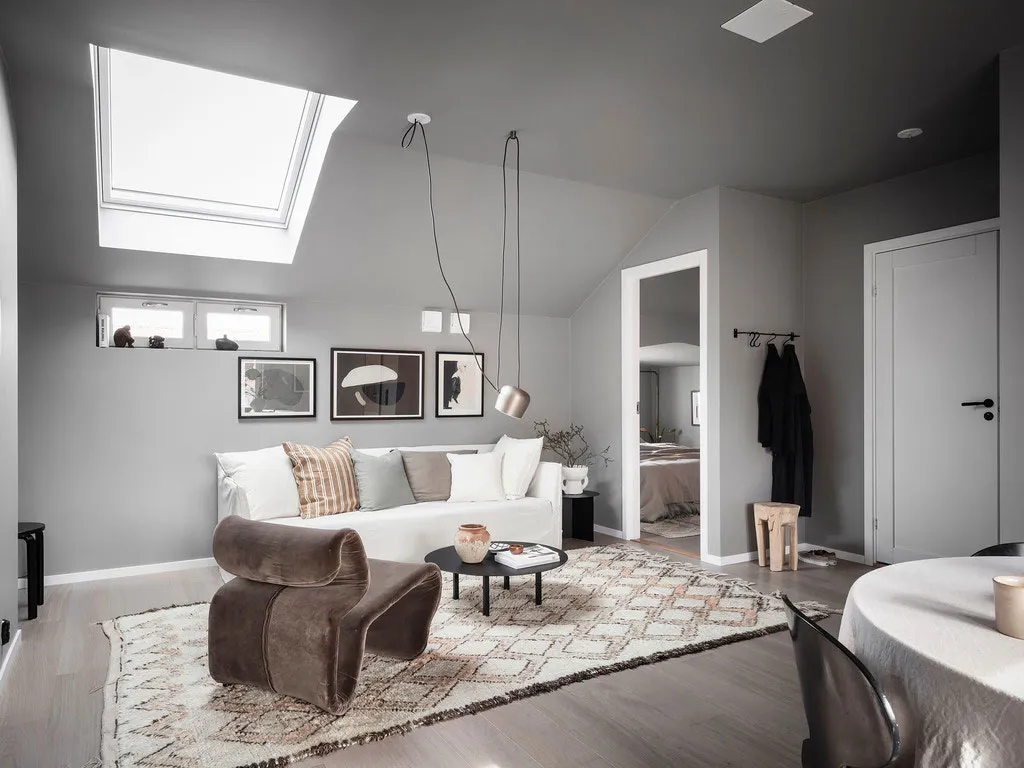 Pequeña suite de ático con tonos grises elegantes (35 m²) - Gallery image 15