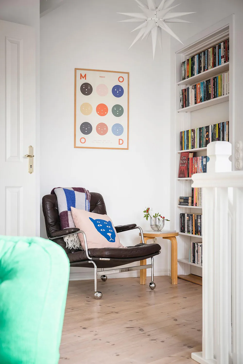 Bright two-story apartment with poster gallery in Gothenburg (83 m²) - Gallery image 31