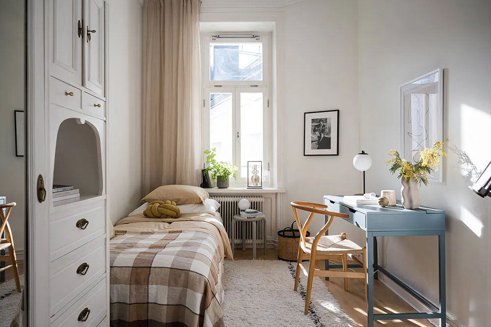 Просторные комнаты и спокойный элегантный дизайн: квартира в центре Стокгольма (108 кв. м) - Gallery image 17