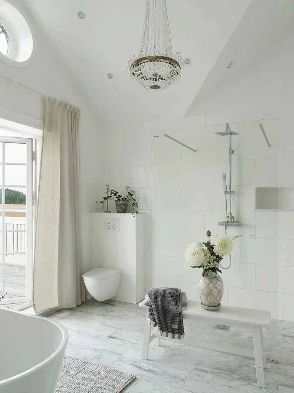 Amazing white cottage in Sweden where people live all year round - Gallery image 13