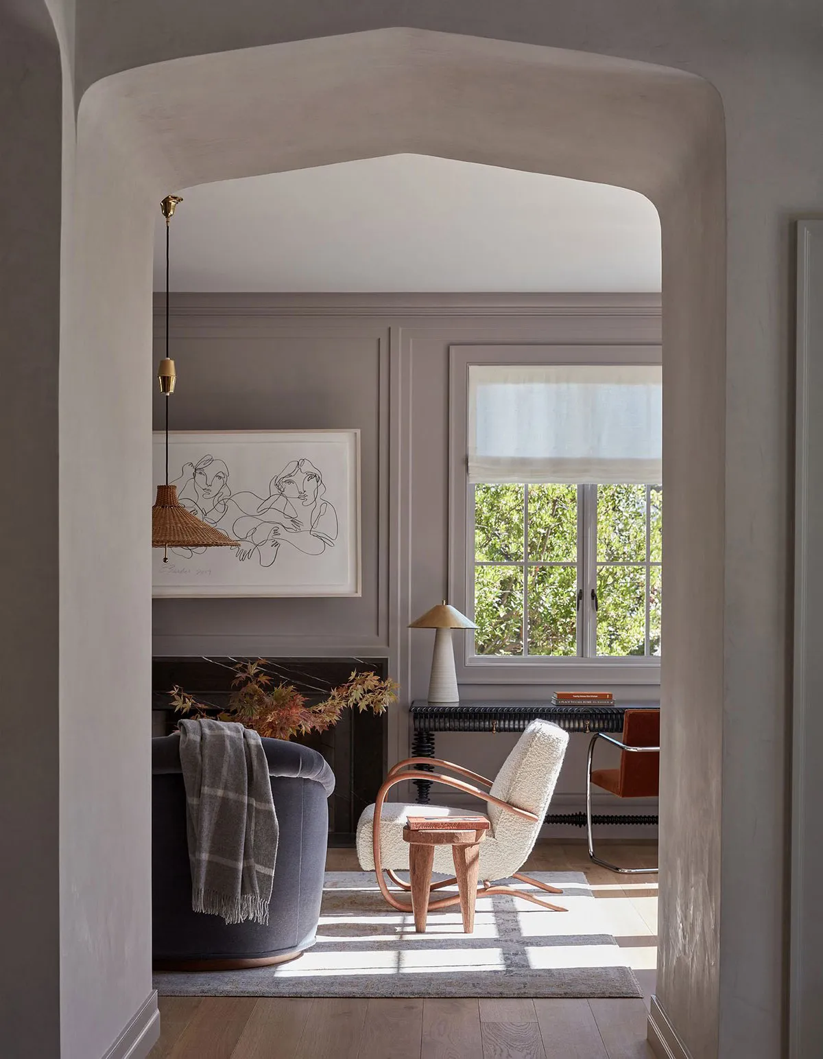 Eleganz natürlicher Materialien im Design eines Vorstadthaus in Kalifornien - Gallery image 1