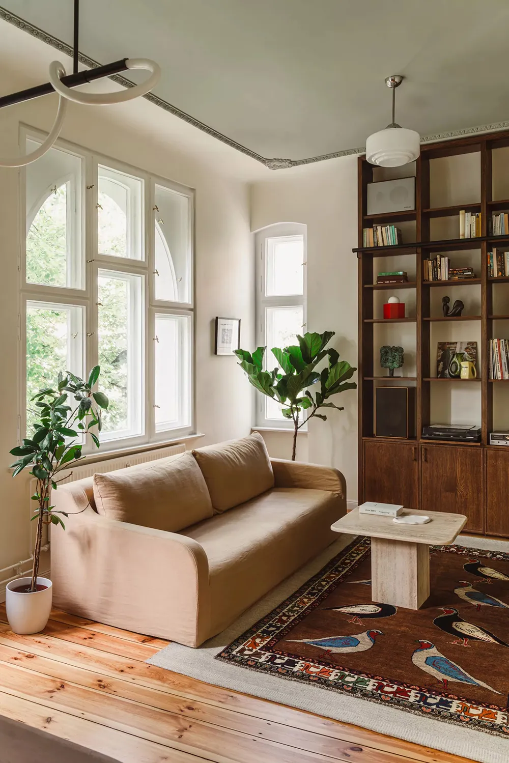 Viaje al tiempo: apartamento en un edificio antiguo en Berlín - Gallery image 1