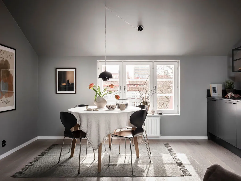 Pequeña suite de ático con tonos grises elegantes (35 m²) - Gallery image 7