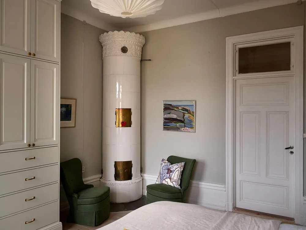 Красиві відтінки зеленого в дизайні затишної скандинавської квартири - Gallery image 21