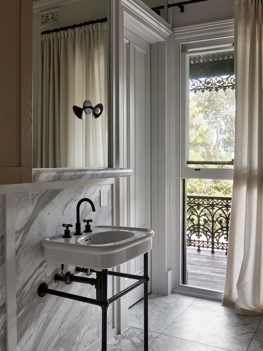 Gemäßigte Farbpalette und ästhetische moderne Innenausstattungen: Haus in Melbourne - Gallery image 14