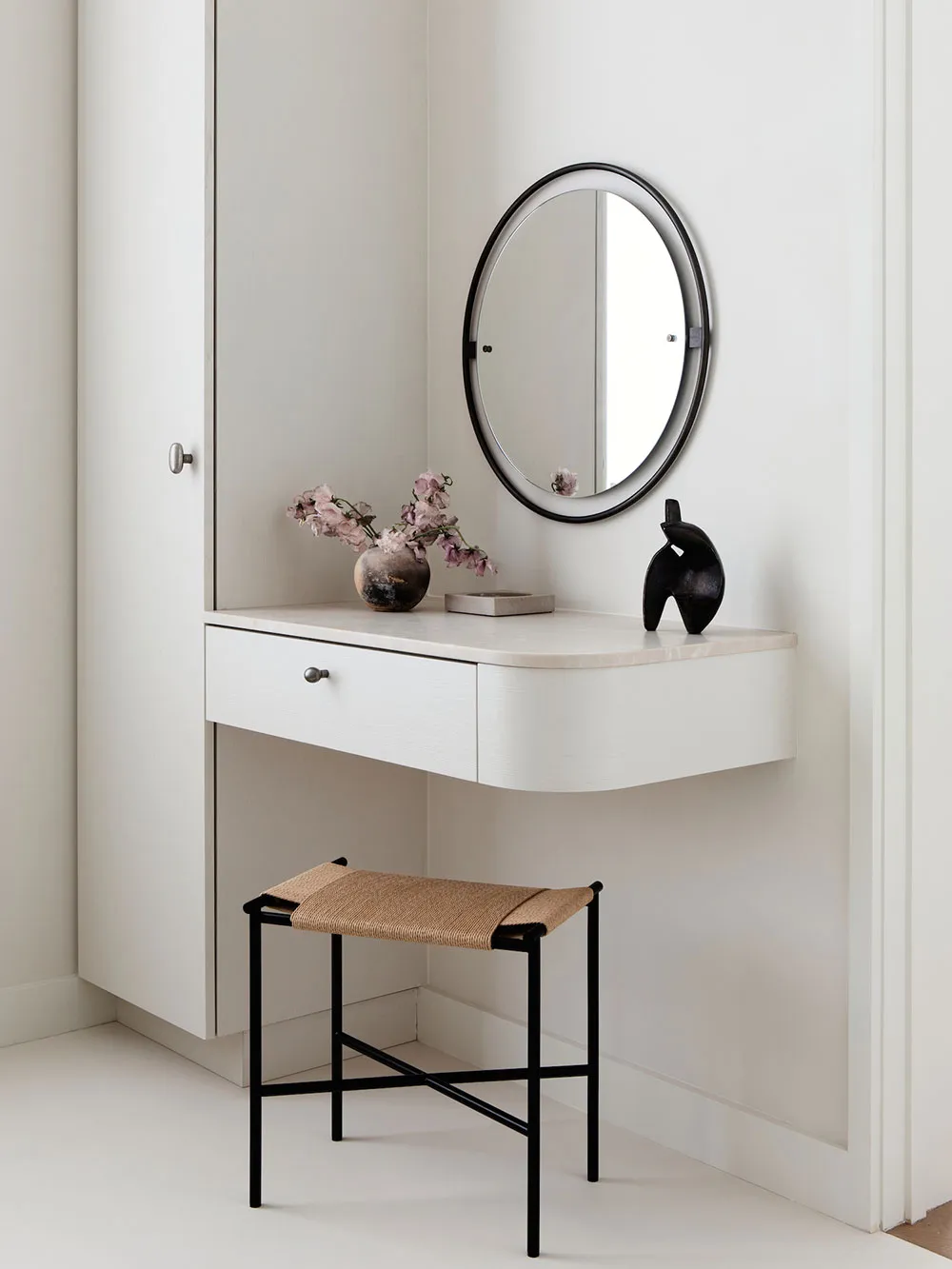 Peaceful and elegant modern interior of a townhouse in Brooklyn - Gallery image 13