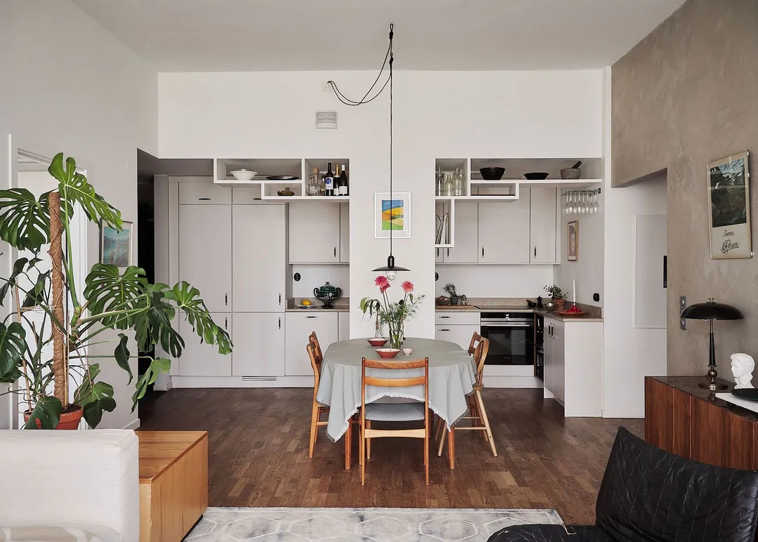 Живые растения, штукатурка на стенах и черная спальня: живой лофт в Стокгольме - Gallery image 9