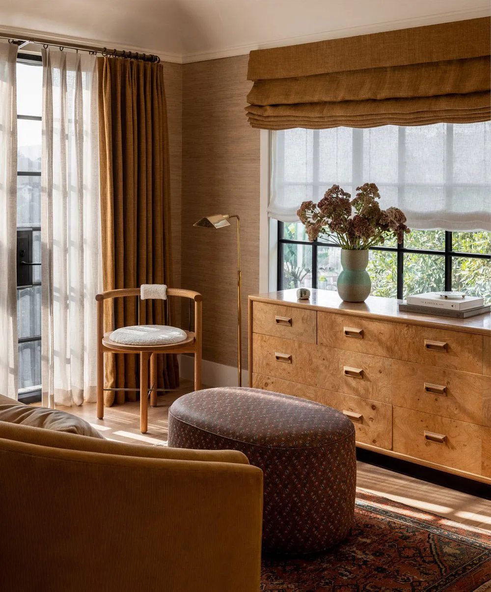 Много дерева и интересные принты: яркий интерьер красивого дома в стиле Тюдор - Gallery image 15