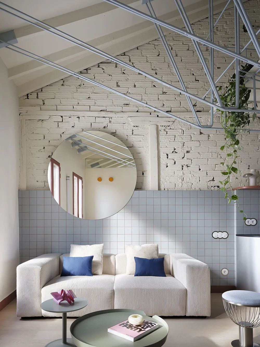 Interior aus der Zukunft: kleiner Loft in Madrid (50 qm) - Gallery image 1